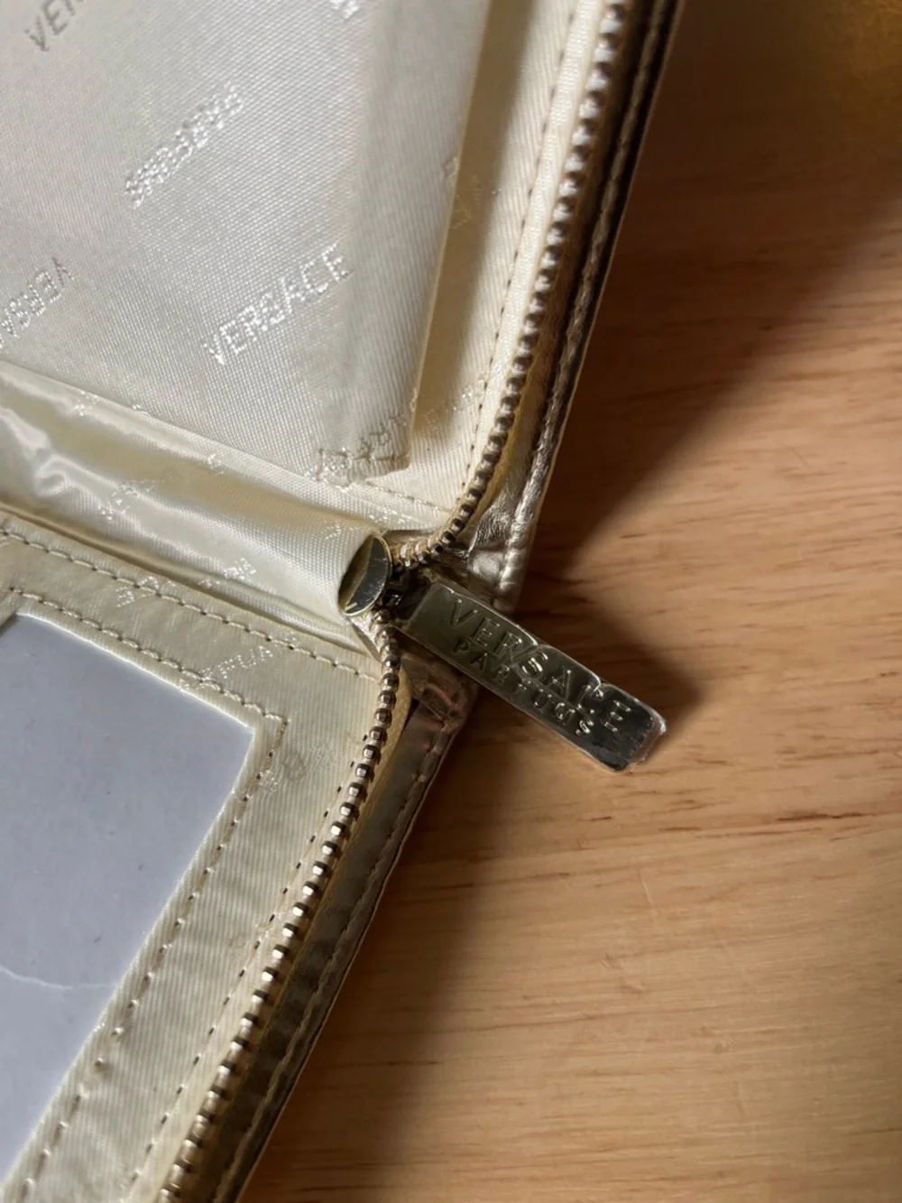 Versace Card Wallet - Picture 6 of 6